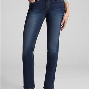 Gap size 2/26 classic straight denim in med/dark wash